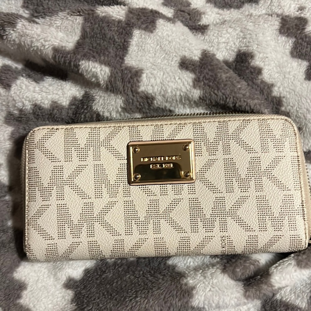 Michael Kors wallet
